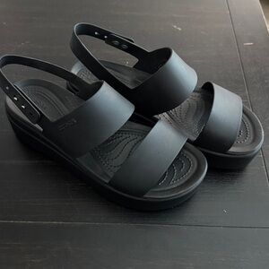 CROCS Women's Brooklyn Low Wedge Sandals